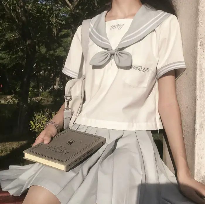 克雷尔·多兰